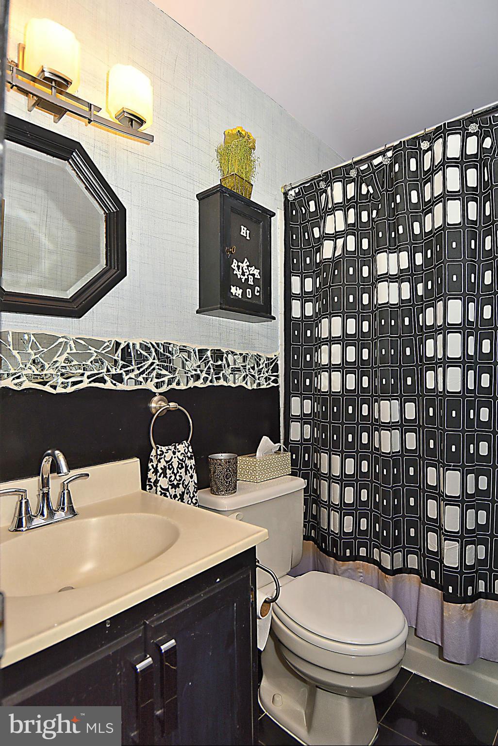 1131 Kersey Road Silver Spring, MD 20902 - Photo 24 of 30 Hall Bath
