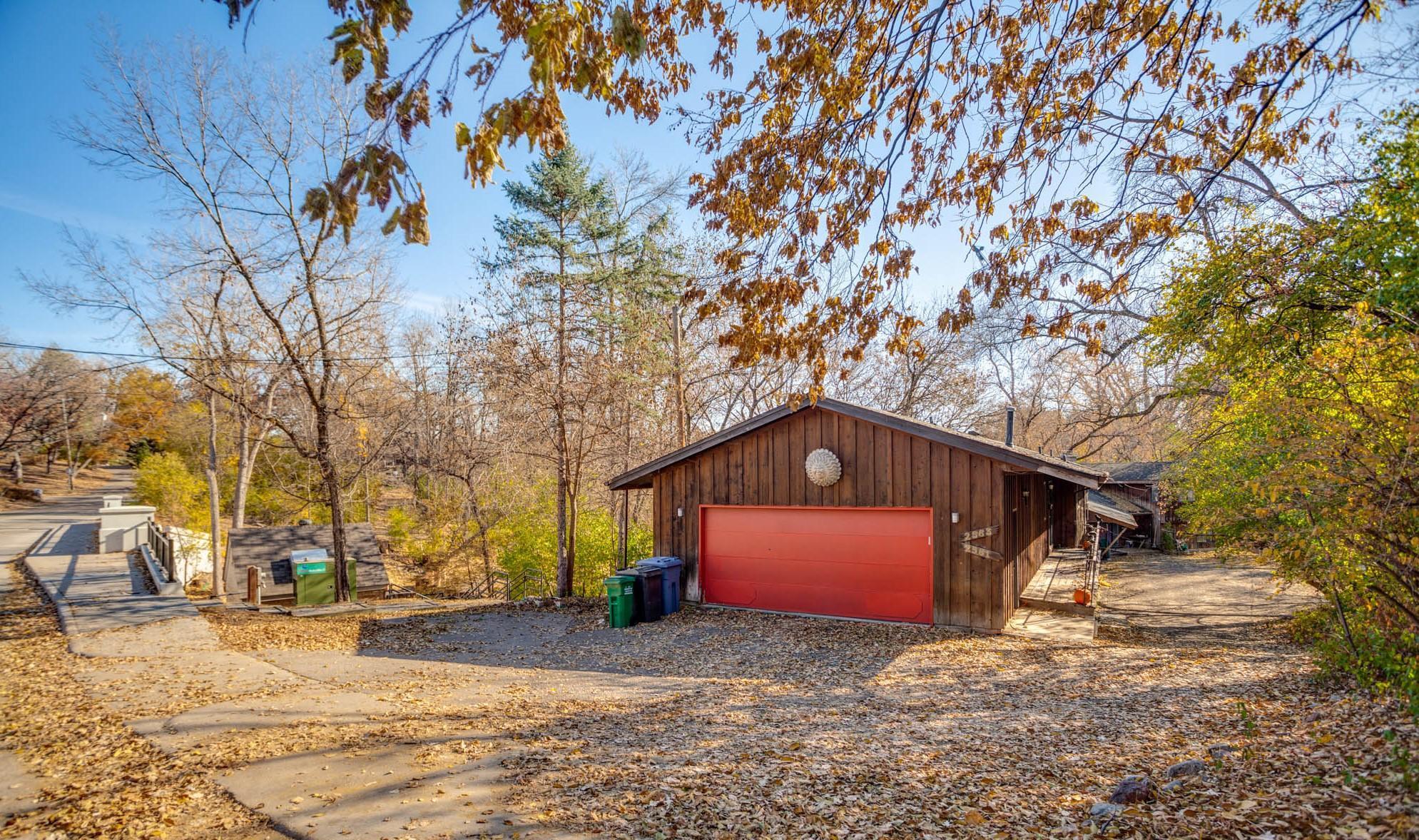 2561 Burnham Road Minneapolis, MN 55416 - Photo 10 of 26