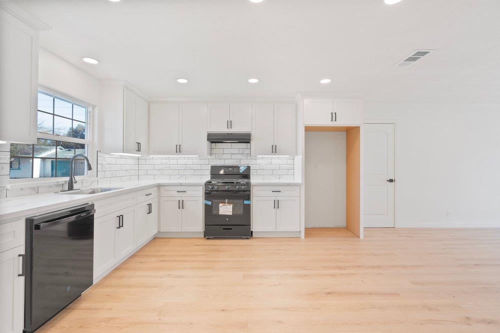 520 Polk Court Gilroy, CA 95020 - Photo 4 of 15