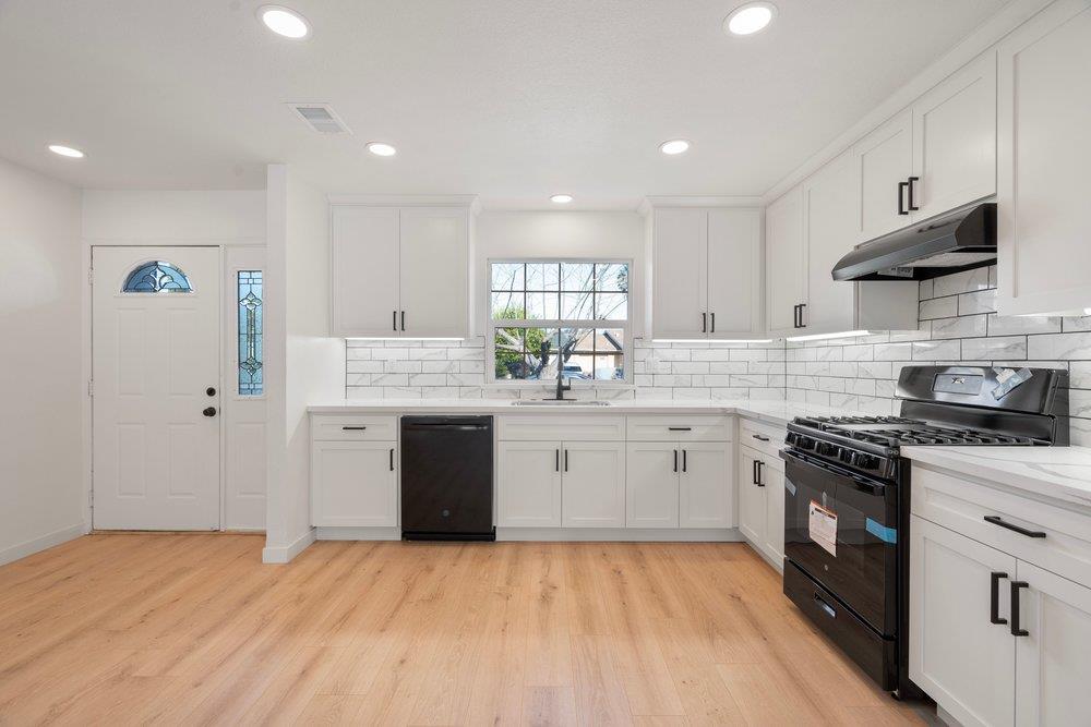 520 Polk Court Gilroy, CA 95020 - Photo 5 of 15