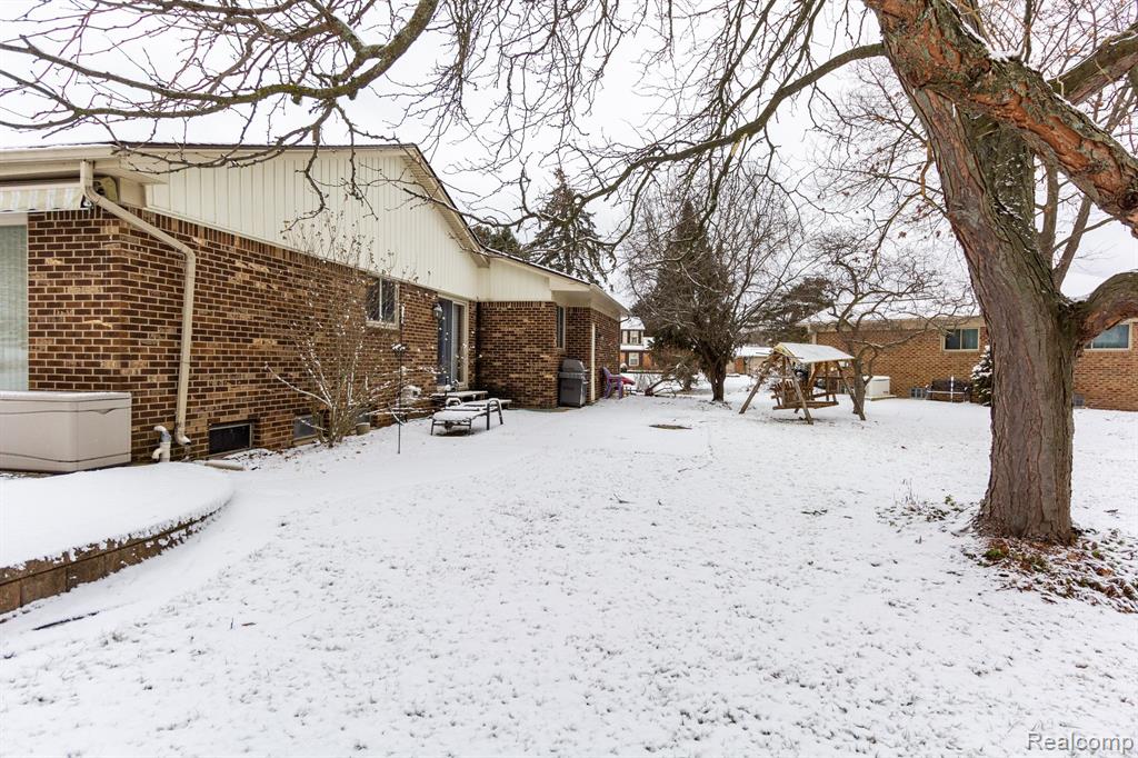 573 Lockmoore Court Rochester Hills, MI 48307 - Photo 47 of 59