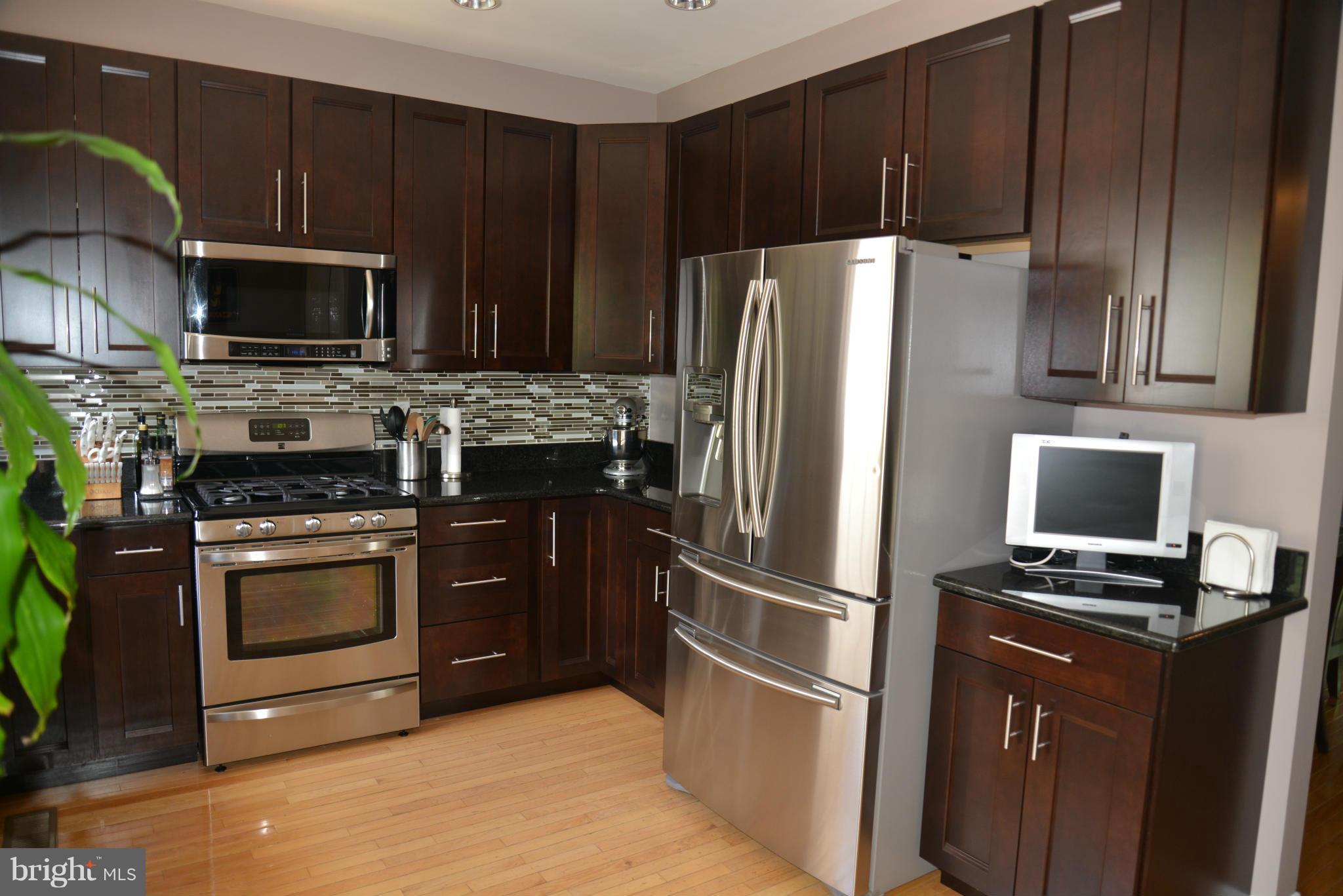 2685 Cameron Way Frederick, MD 21701 - Photo 9 of 30 All stainless steel appliances!
