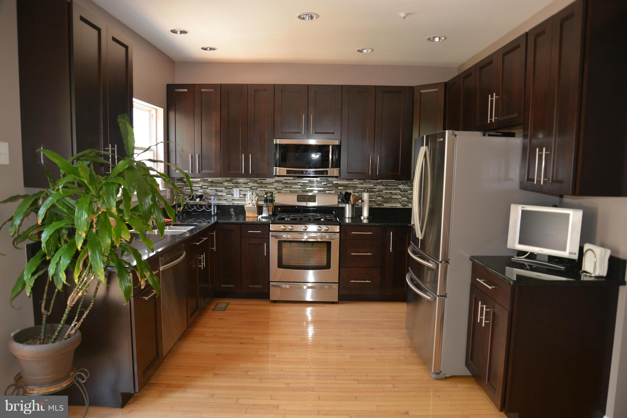 2685 Cameron Way Frederick, MD 21701 - Photo 10 of 30 Nice hardwood flooring!