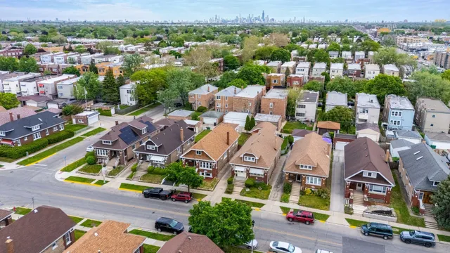 $489,000 | 2107 East Avenue, Berwyn, IL 60402