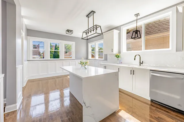 $489,000 | 2107 East Avenue, Berwyn, IL 60402