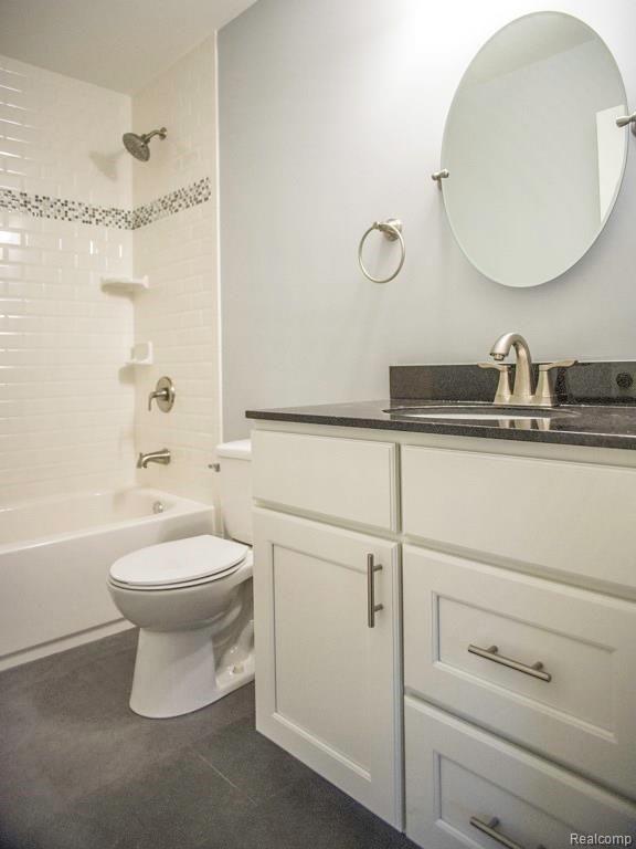 427 Woodside Road Royal Oak, MI 48073 - Photo 28 of 45 Bathroom 2A.jpg