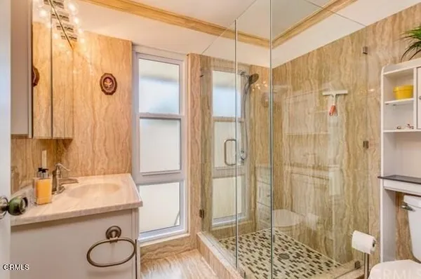 $5,850 | 410 North Canyon Boulevard, Monrovia, CA 91016