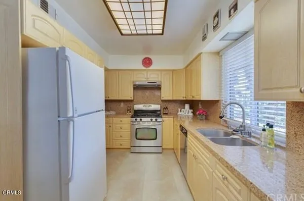 $5,850 | 410 North Canyon Boulevard, Monrovia, CA 91016