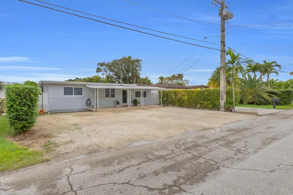 $875,000 | 6350 Southwest 32nd Street, Miami, FL 33155