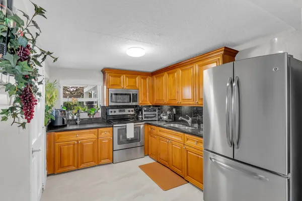 $875,000 | 6350 Southwest 32nd Street, Miami, FL 33155