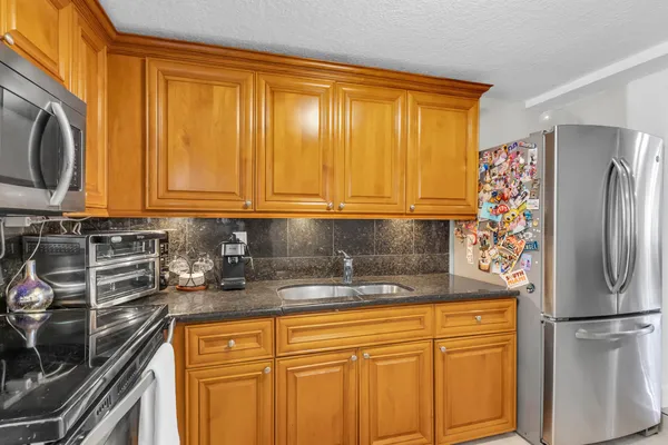 $875,000 | 6350 Southwest 32nd Street, Miami, FL 33155