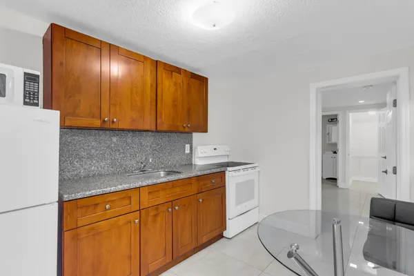 $875,000 | 6350 Southwest 32nd Street, Miami, FL 33155