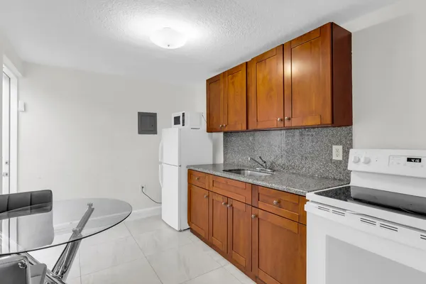 $875,000 | 6350 Southwest 32nd Street, Miami, FL 33155