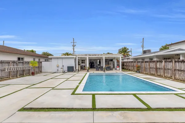 $875,000 | 6350 Southwest 32nd Street, Miami, FL 33155