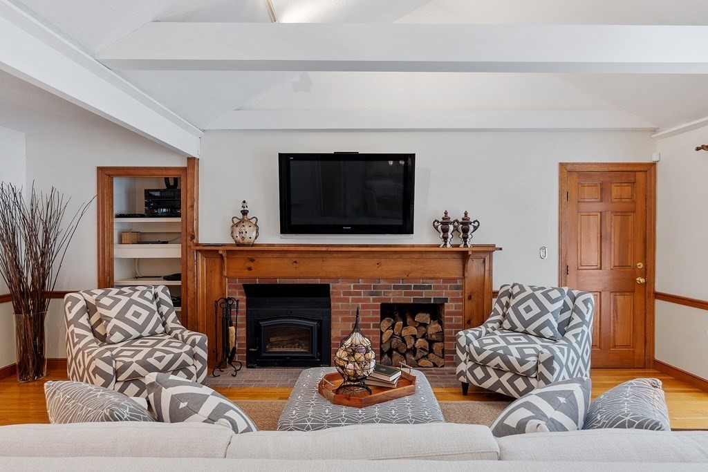 61 Pine Hill Lane Concord, MA 01742 - Photo 12 of 28