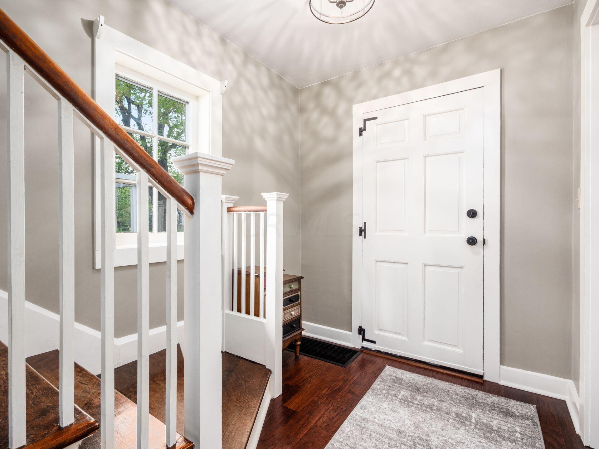 1891 North Devon Road Columbus, OH 43212 - Photo 25 of 42 Stairway