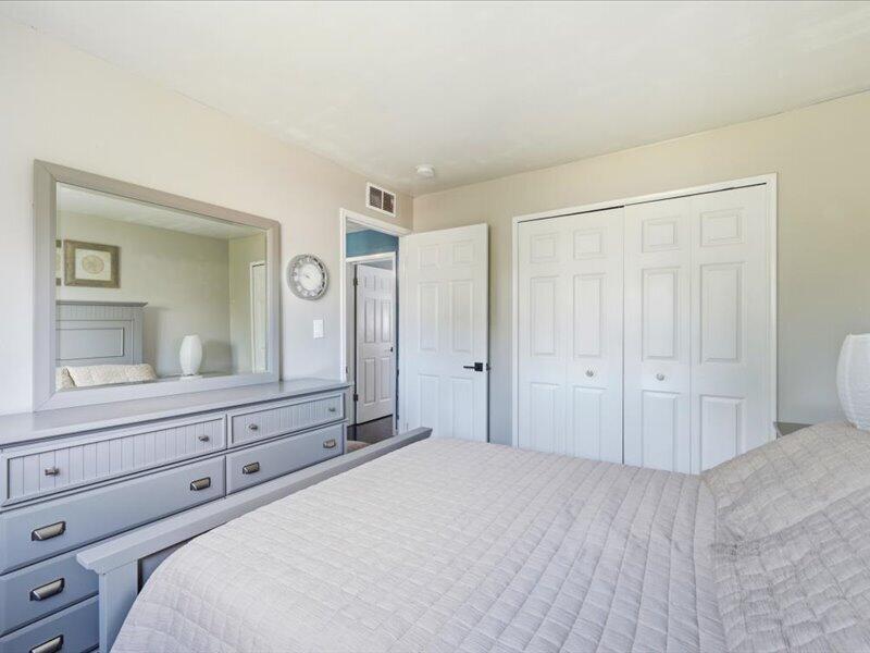 3148 Williamsburg Road Ann Arbor, MI 48108 - Photo 23 of 33 Bedroom