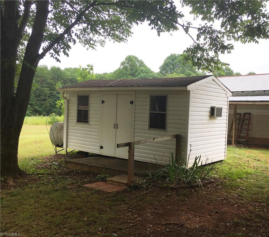 7175 Cherry Grove Road Reidsville, NC 27320 - Photo 6 of 19 Gallery Image 6
