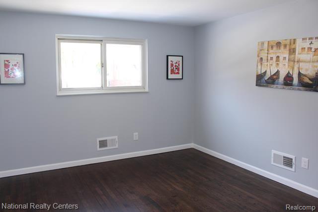 16543 Riverside Street Livonia, MI 48154 - Photo 21 of 33 Gallery Image 21