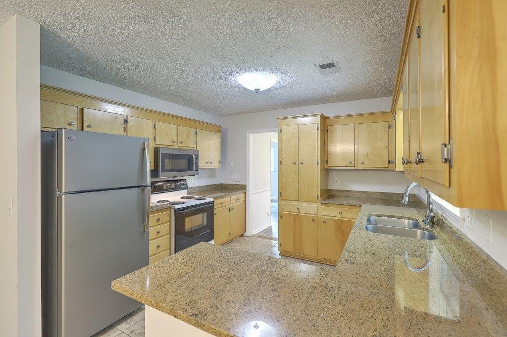 1168 Wyndham Road Charleston, SC 29412 - Photo 9 of 30 6