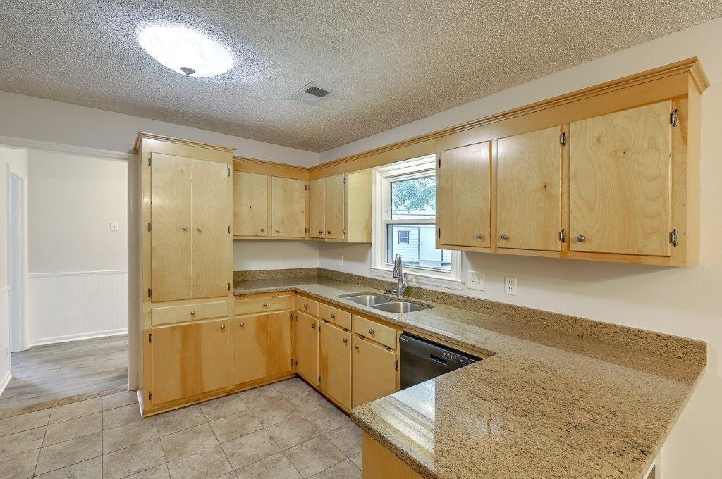 1168 Wyndham Road Charleston, SC 29412 - Photo 10 of 30 7
