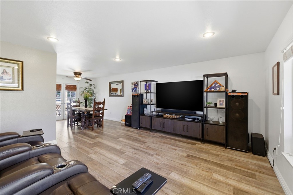 11246 Coolwater Drive Riverside, CA 92505 - Photo 5 of 41