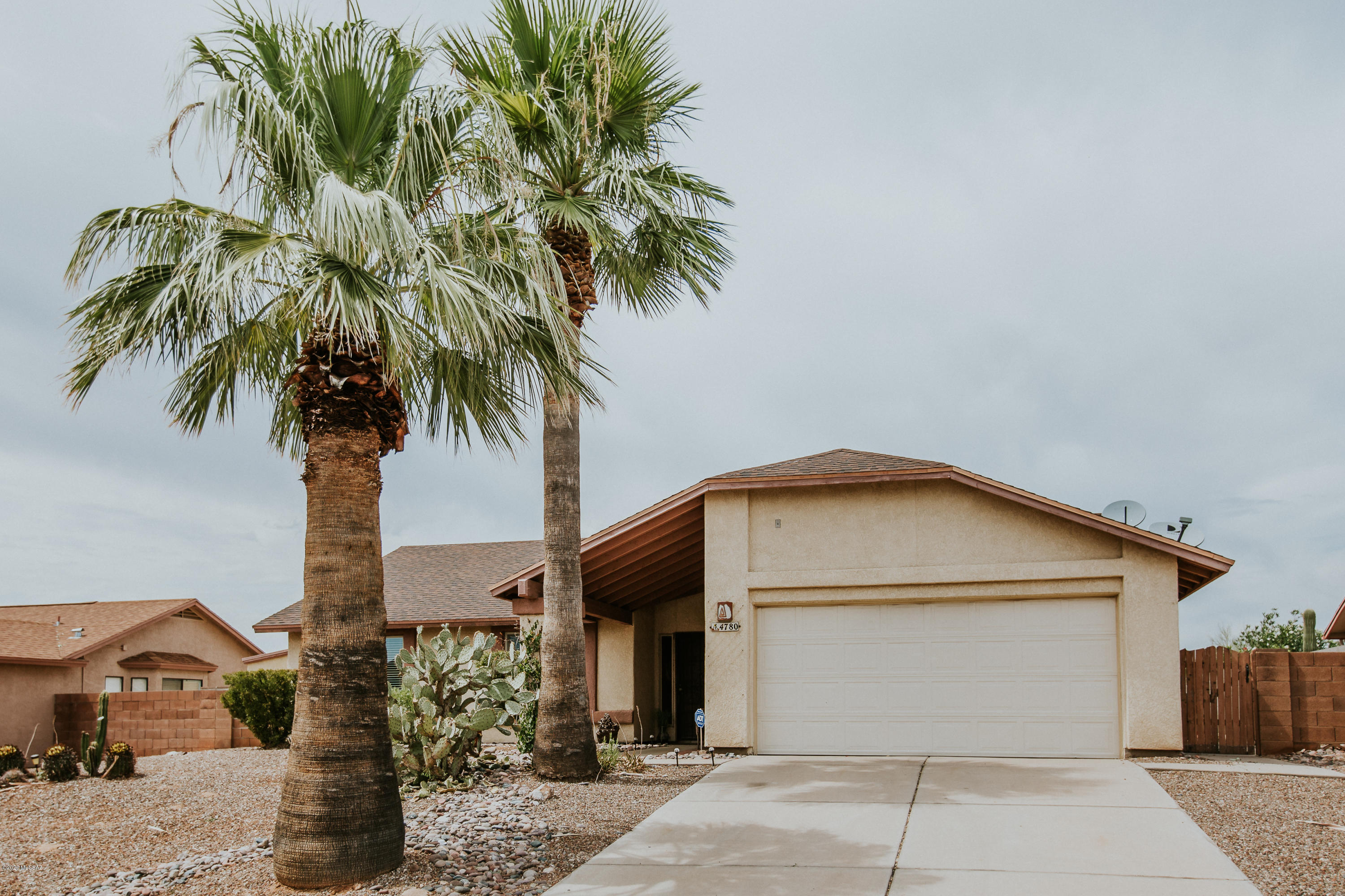4780 West Hardy Road Tucson, AZ 85742 - Photo 2 of 35