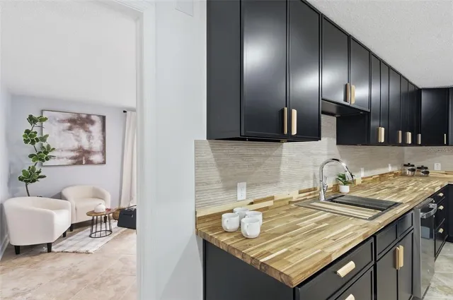 $624,000 | 2452 Baywood Drive East, Dunedin, FL 34698