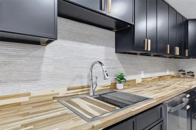 $624,000 | 2452 Baywood Drive East, Dunedin, FL 34698