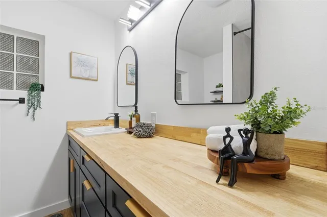 $624,000 | 2452 Baywood Drive East, Dunedin, FL 34698