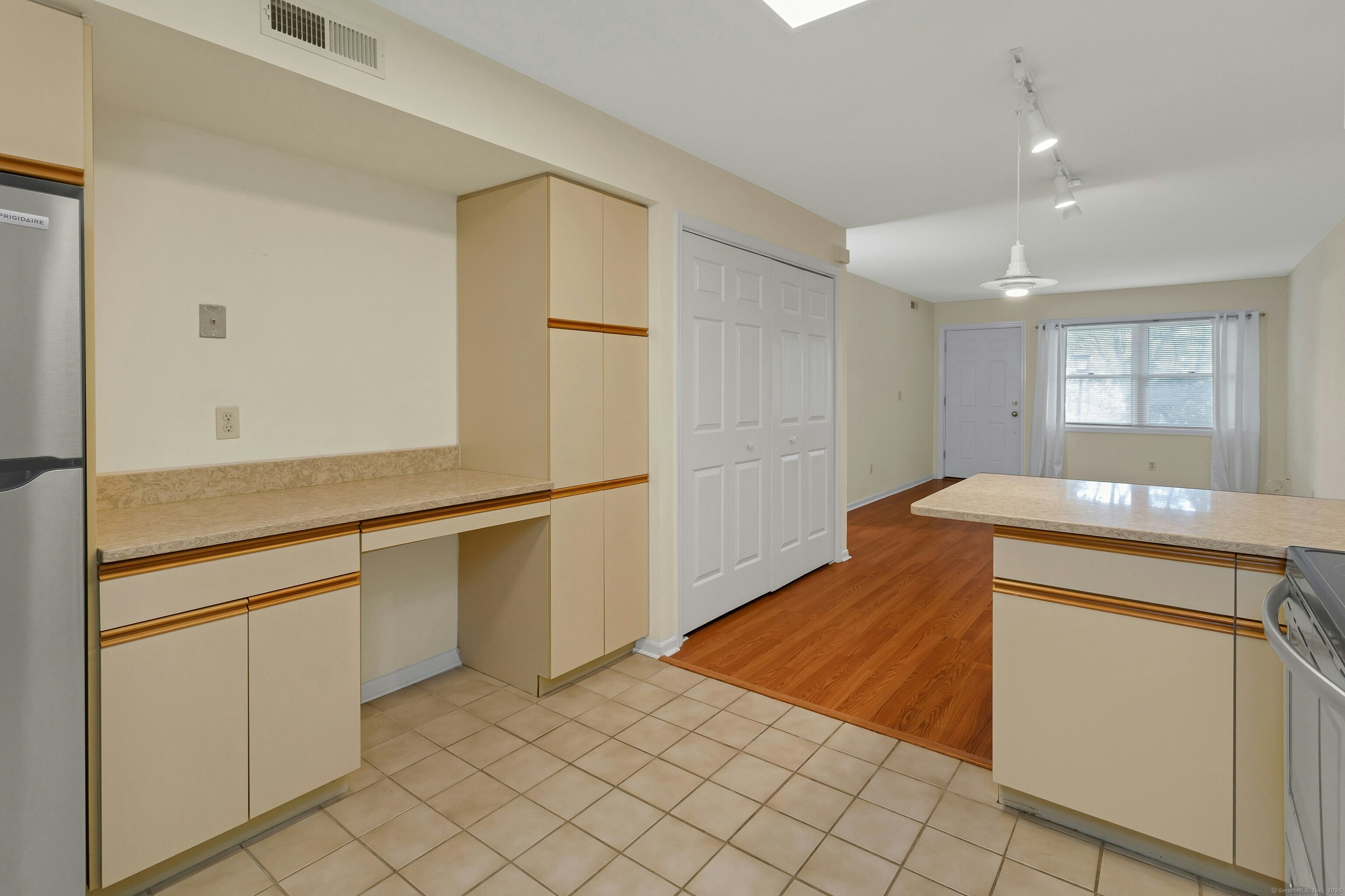 351 Pemberwick Road, Unit 111 Greenwich, CT 06831 - Photo 15 of 22