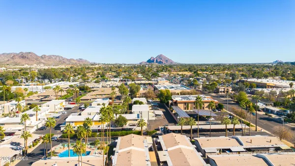 $625,000 | 1400 East Bethany Home Road, Unit 14, Phoenix, AZ 85014