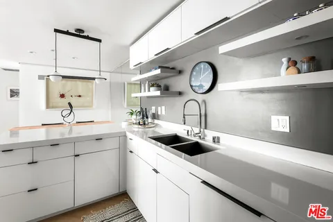 $949,000 | 1400 North Sweetzer Avenue, Unit 106, West Hollywood, CA 90069