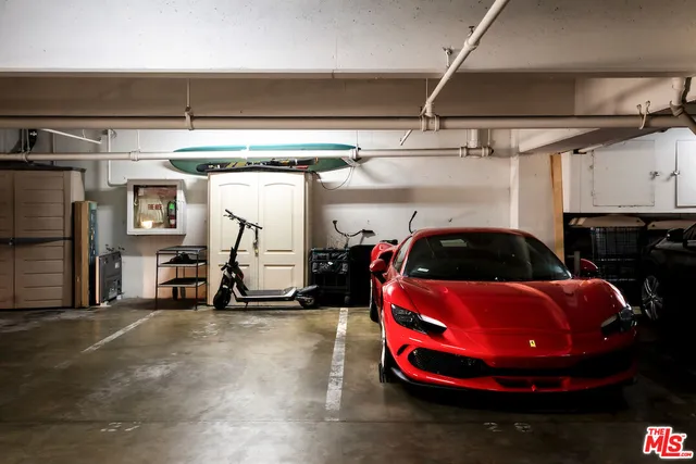 $949,000 | 1400 North Sweetzer Avenue, Unit 106, West Hollywood, CA 90069