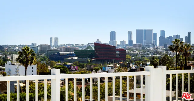 $949,000 | 1400 North Sweetzer Avenue, Unit 106, West Hollywood, CA 90069