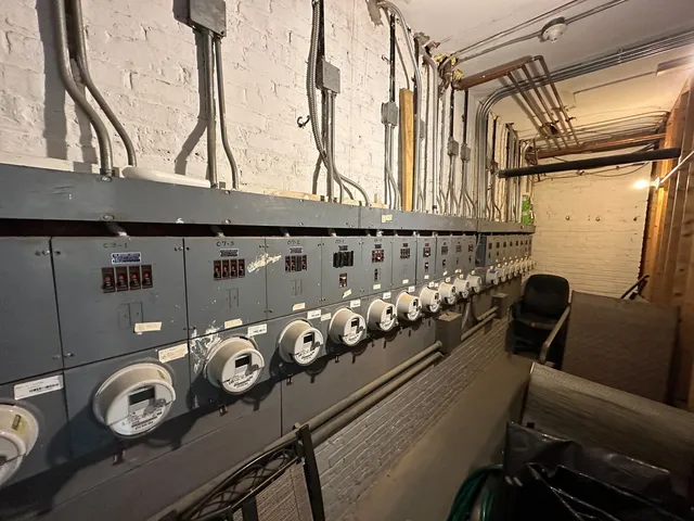 $2,650,000 | 7003 South Oglesby Avenue, Chicago, IL 60649