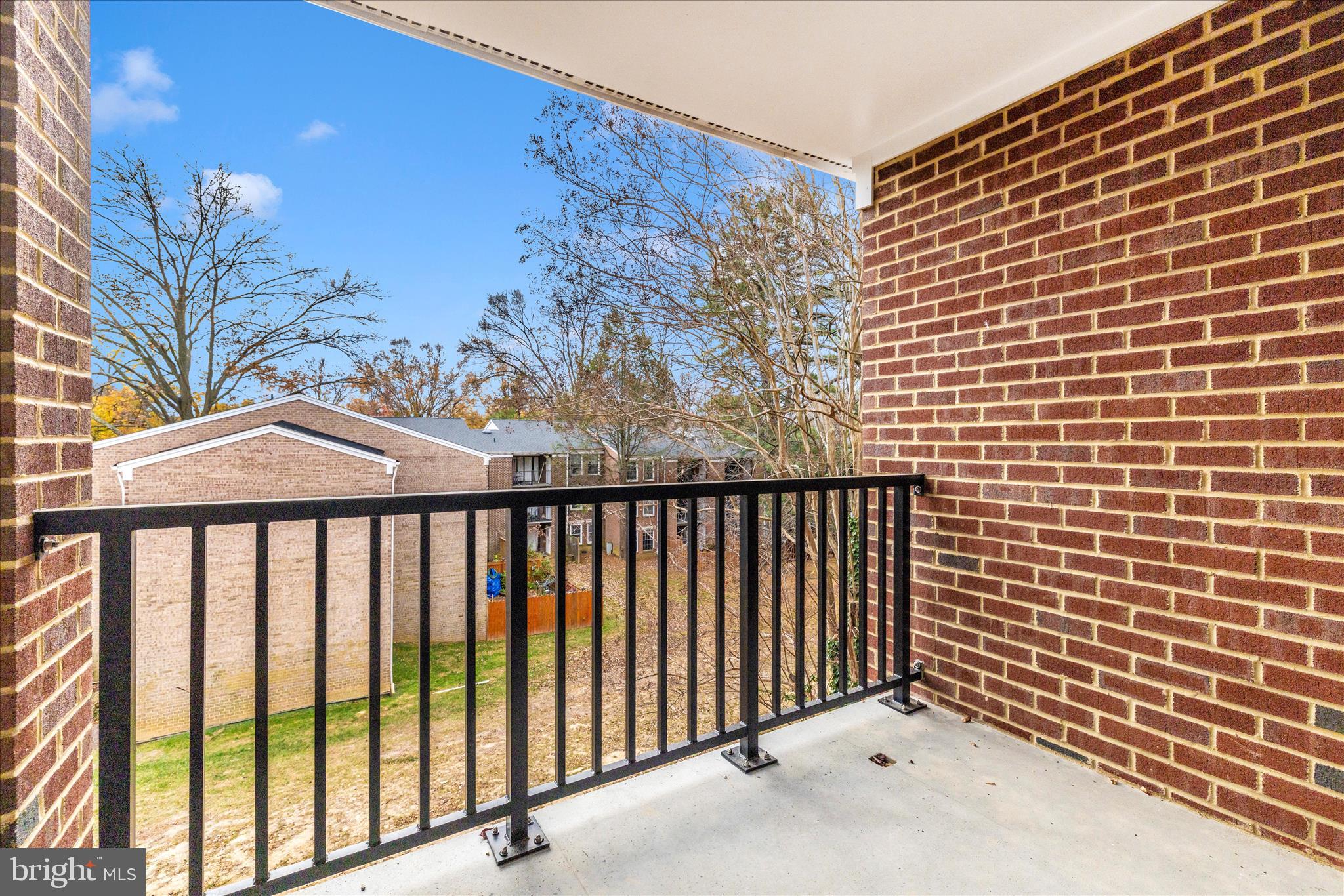 828 Quince Orchard Boulevard, Unit 82820 Gaithersburg, MD 20878 - Photo 17 of 51 a view of a balcony
