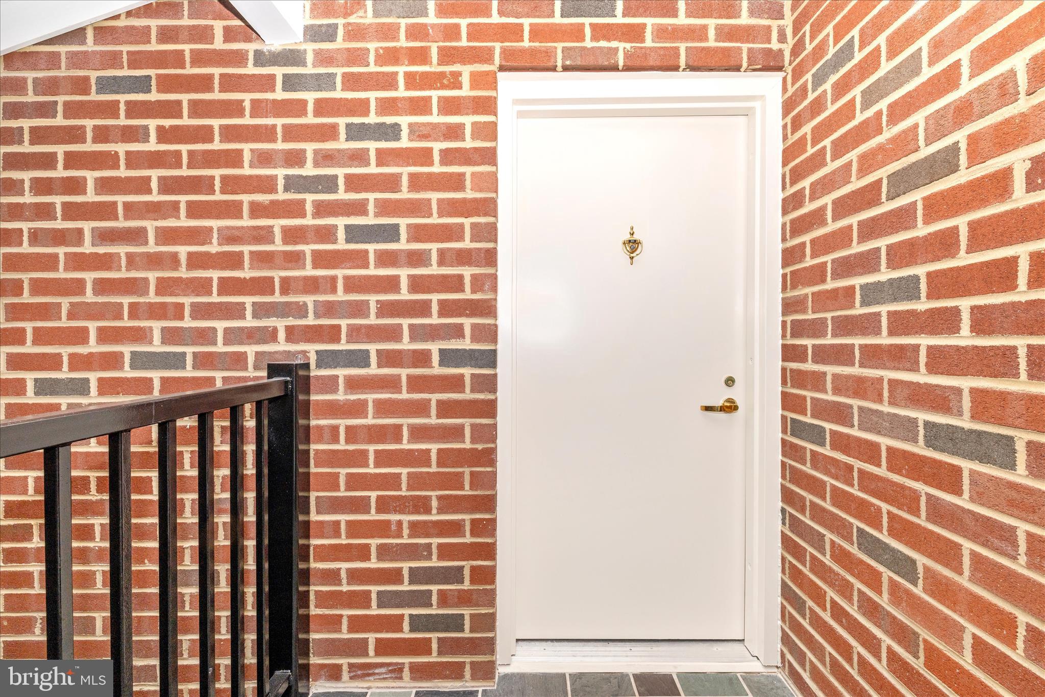828 Quince Orchard Boulevard, Unit 82820 Gaithersburg, MD 20878 - Photo 4 of 51 a bathroom with a shower