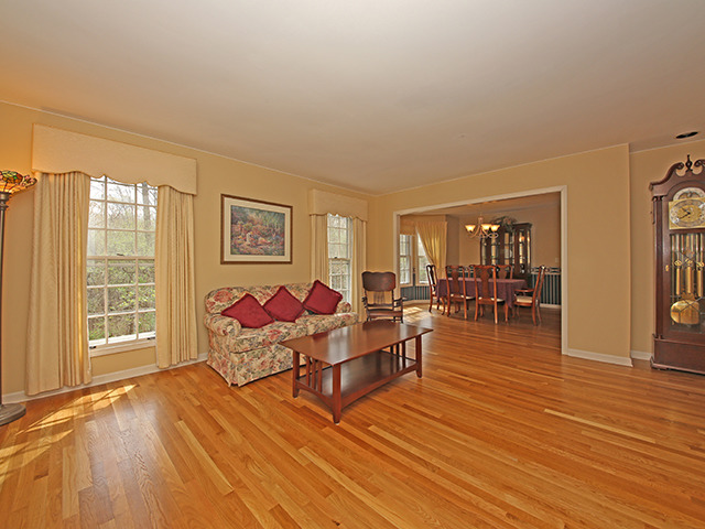 26W103 Jewell Road Wheaton, IL 60187 - Photo 5 of 19