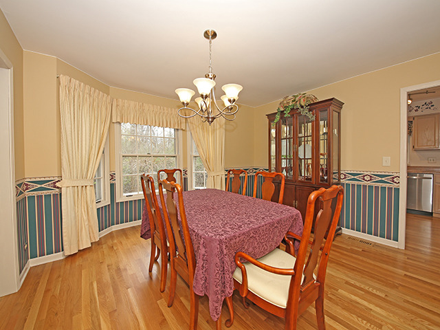 26W103 Jewell Road Wheaton, IL 60187 - Photo 7 of 19