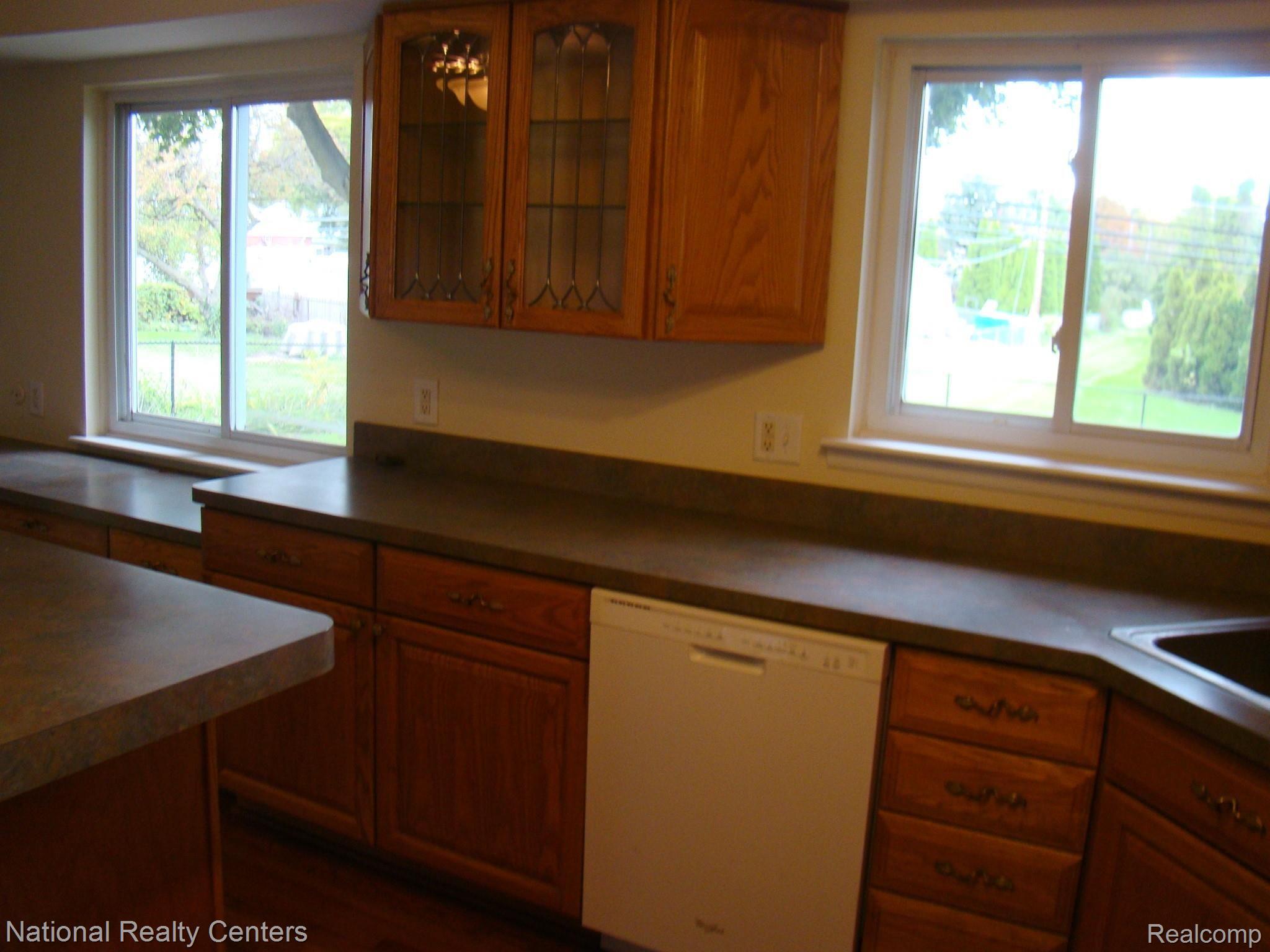 3607 Common Road Warren, MI 48092 - Photo 5 of 28 DSC04592.JPG