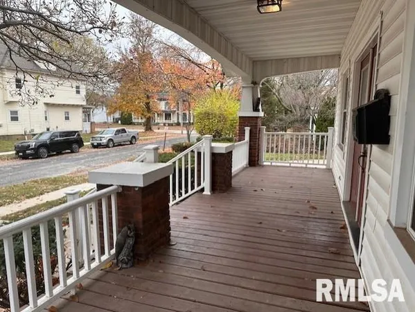 $209,500 | 143 Prospect Street, Jacksonville, IL 62650