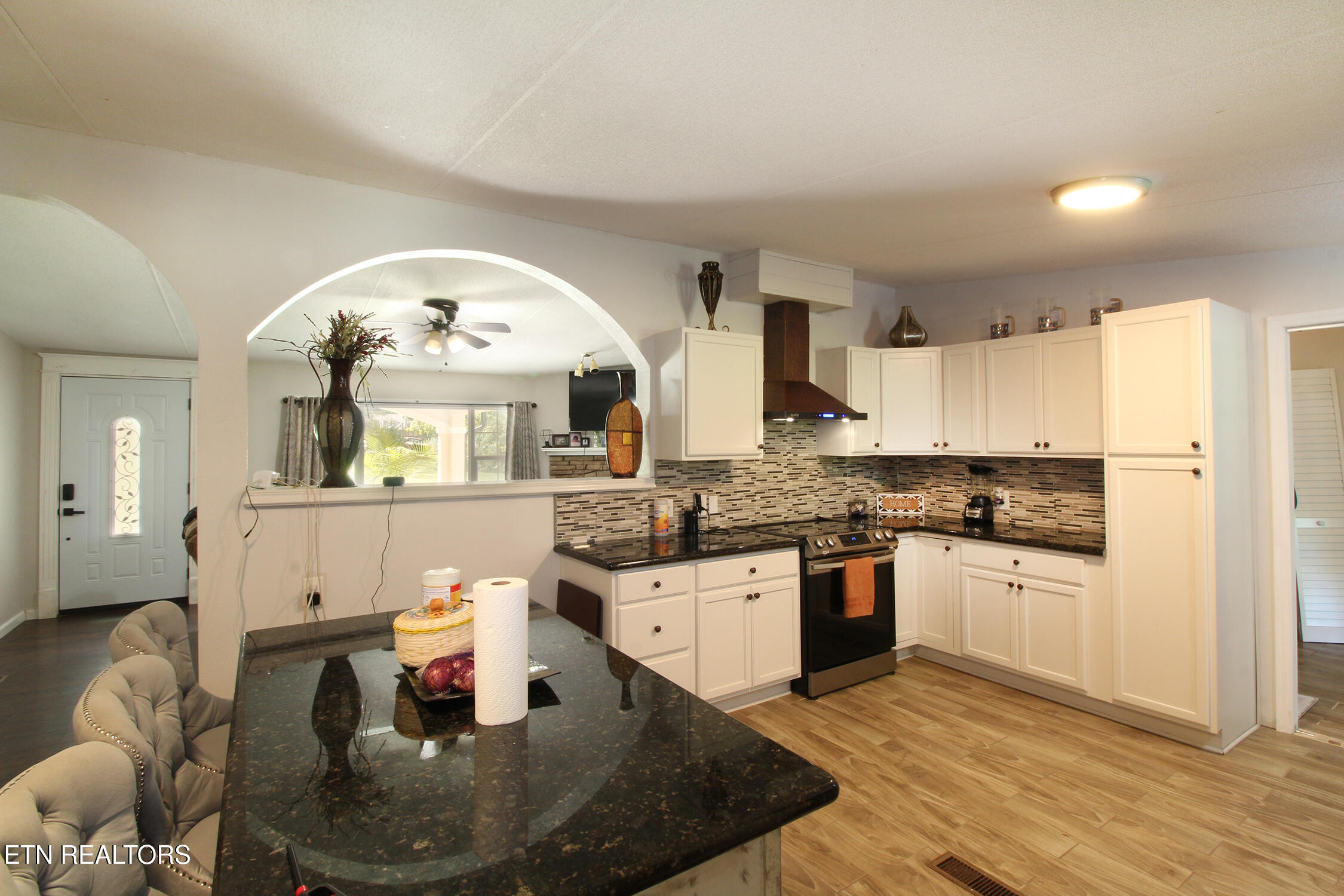 6214 Lacy Road Knoxville, TN 37912 - Photo 15 of 37 IMG_6504