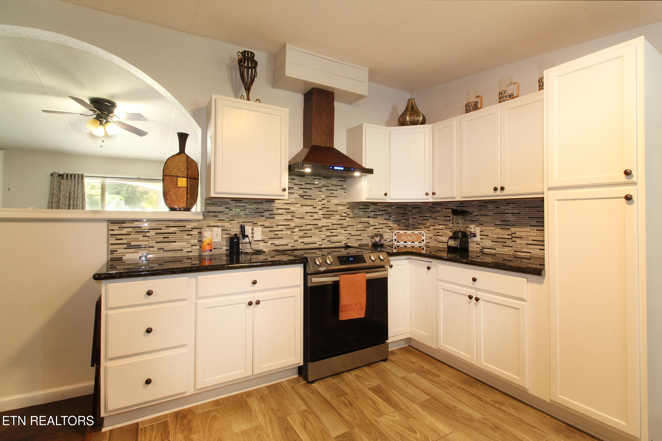 6214 Lacy Road Knoxville, TN 37912 - Photo 16 of 37 IMG_6511