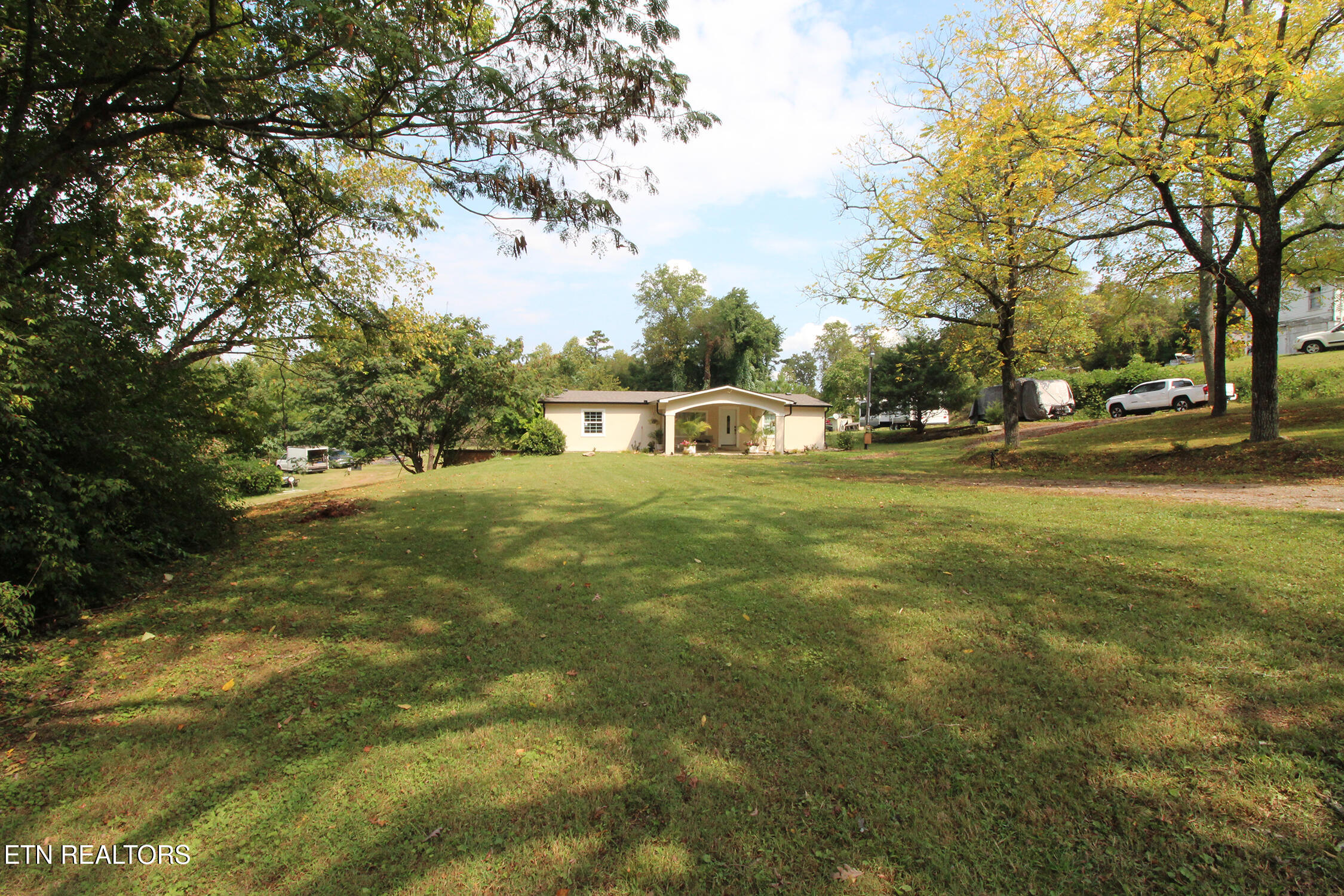 6214 Lacy Road Knoxville, TN 37912 - Photo 3 of 37 IMG_6455