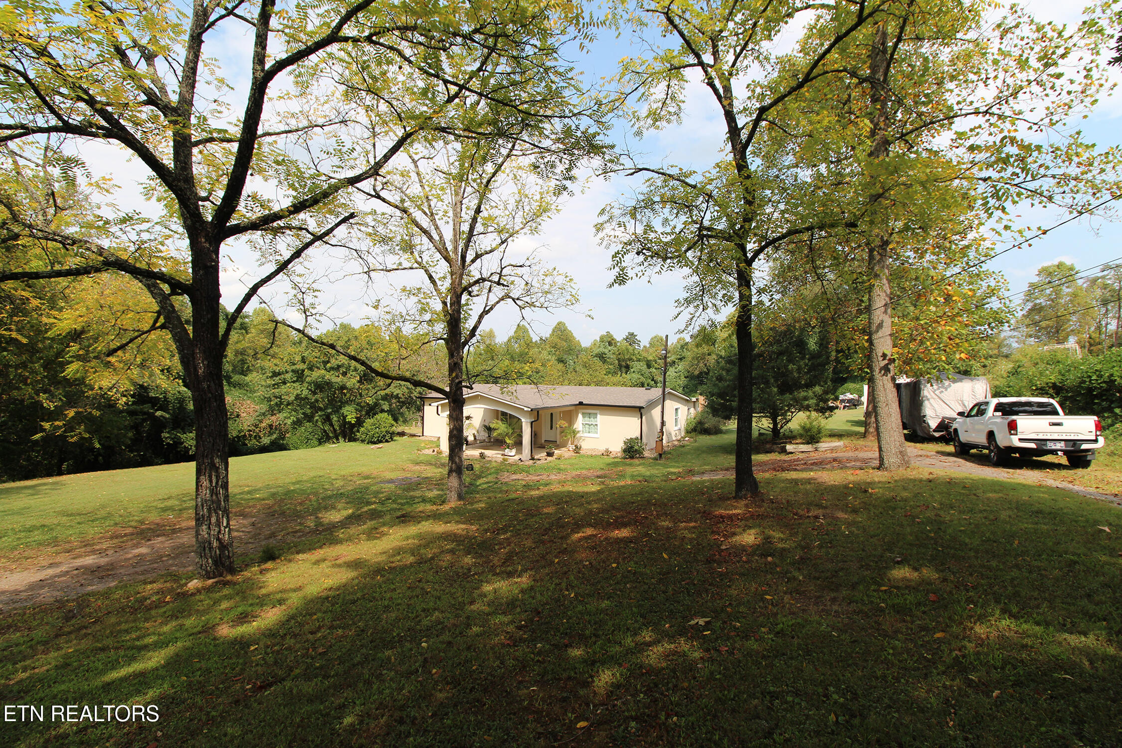 6214 Lacy Road Knoxville, TN 37912 - Photo 4 of 37 IMG_6458