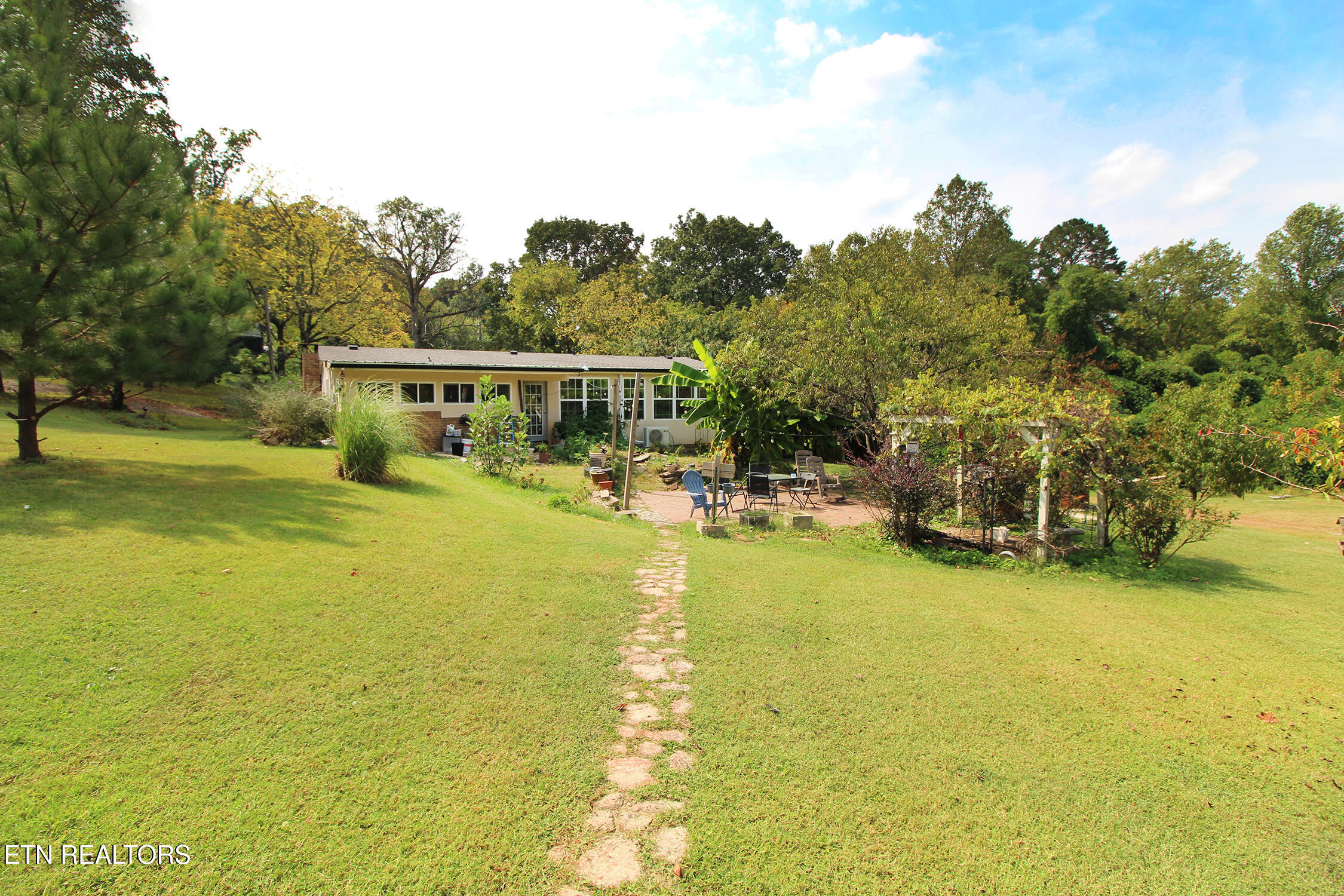 6214 Lacy Road Knoxville, TN 37912 - Photo 6 of 37 IMG_6468