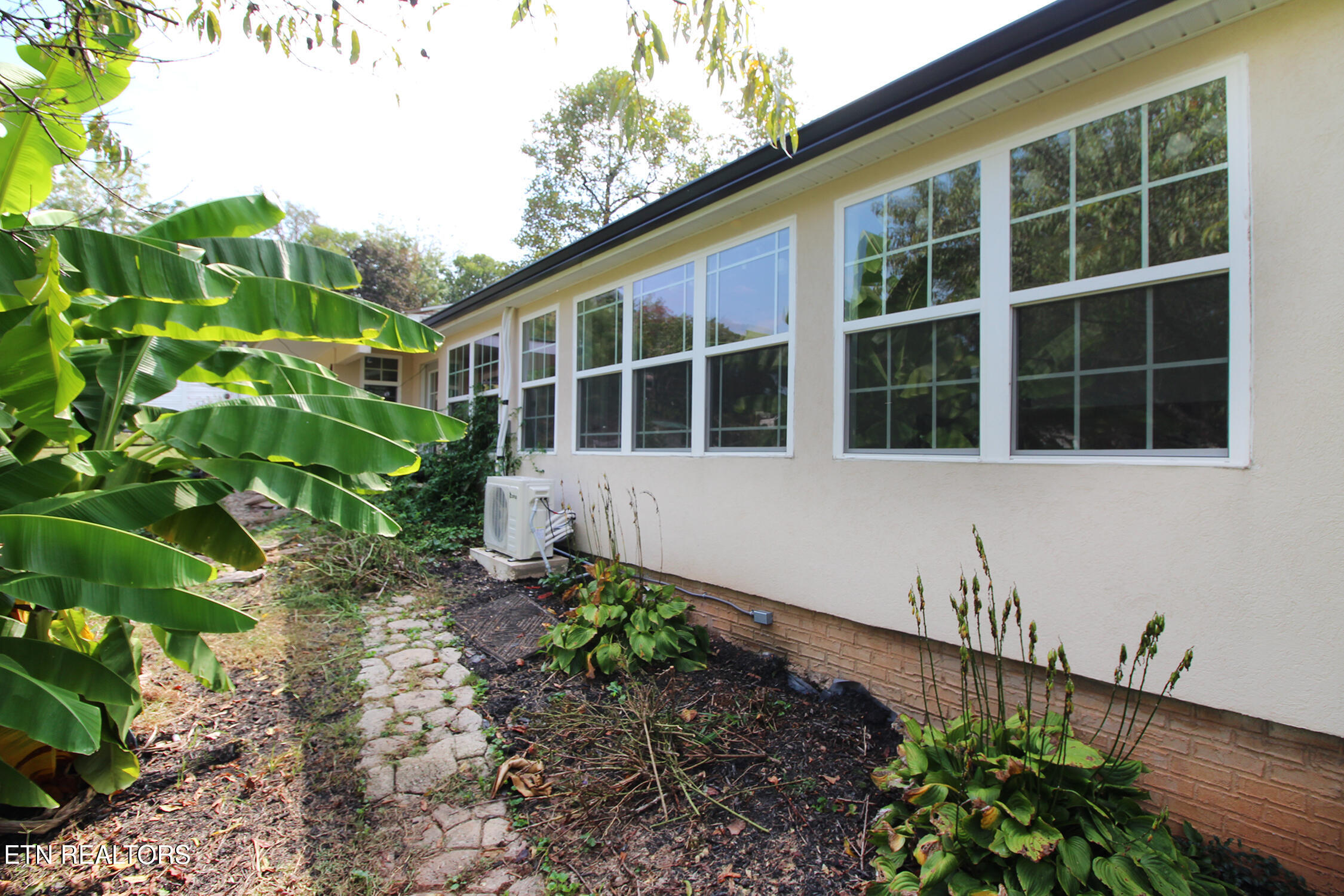 6214 Lacy Road Knoxville, TN 37912 - Photo 7 of 37 IMG_6472