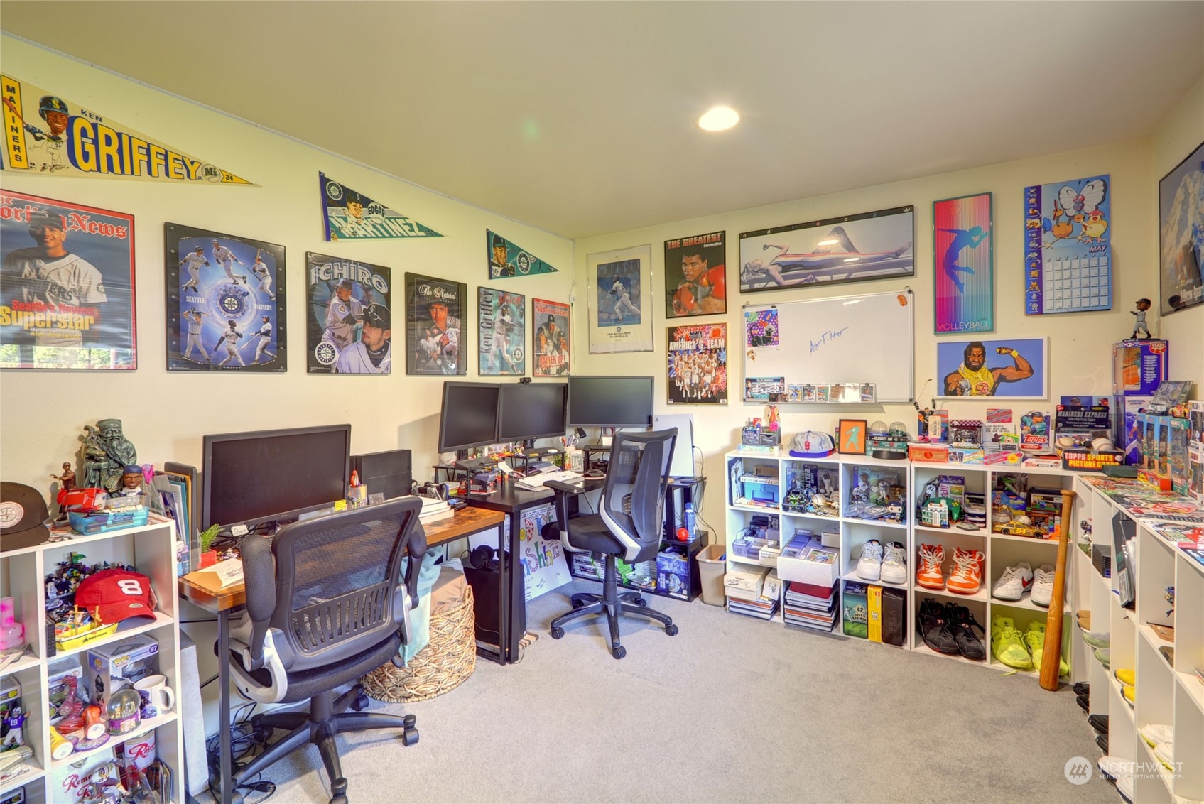 21405 Calhoun Road Monroe, WA 98272 - Photo 33 of 36 a room with furniture and toys