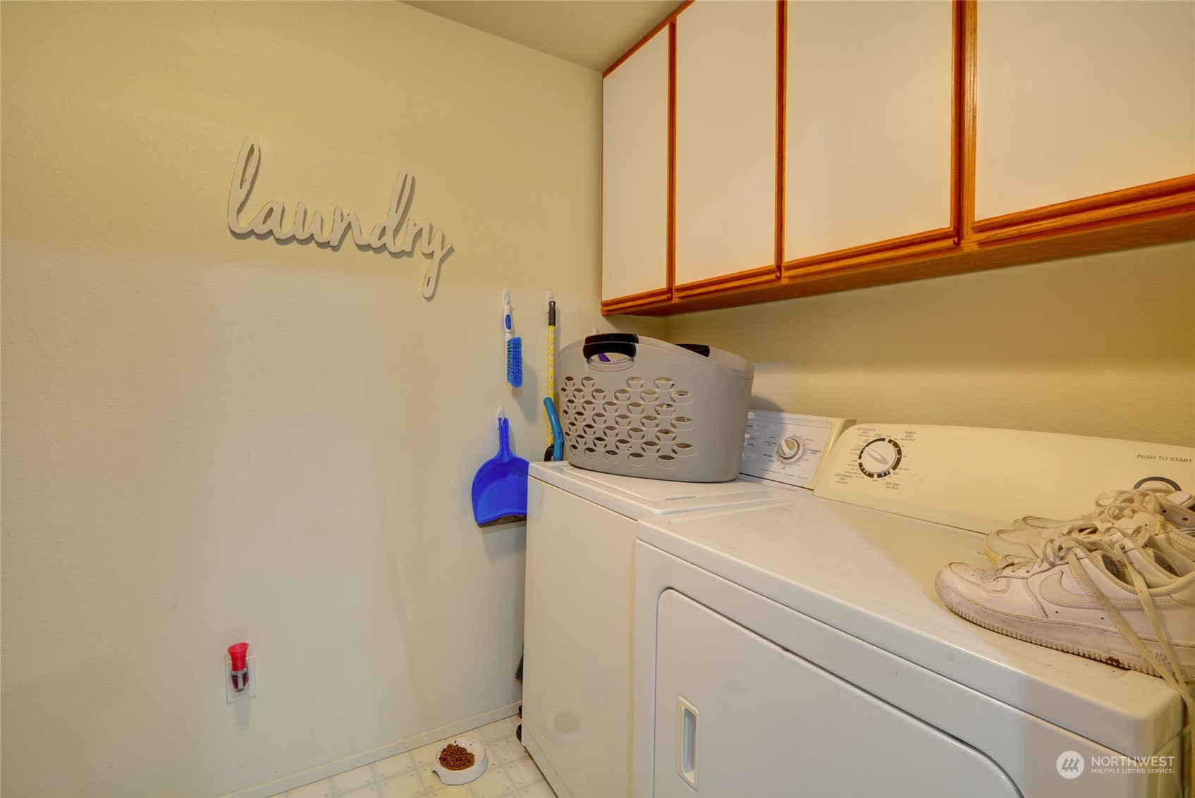 21405 Calhoun Road Monroe, WA 98272 - Photo 35 of 36 a utility room with dryer and washer